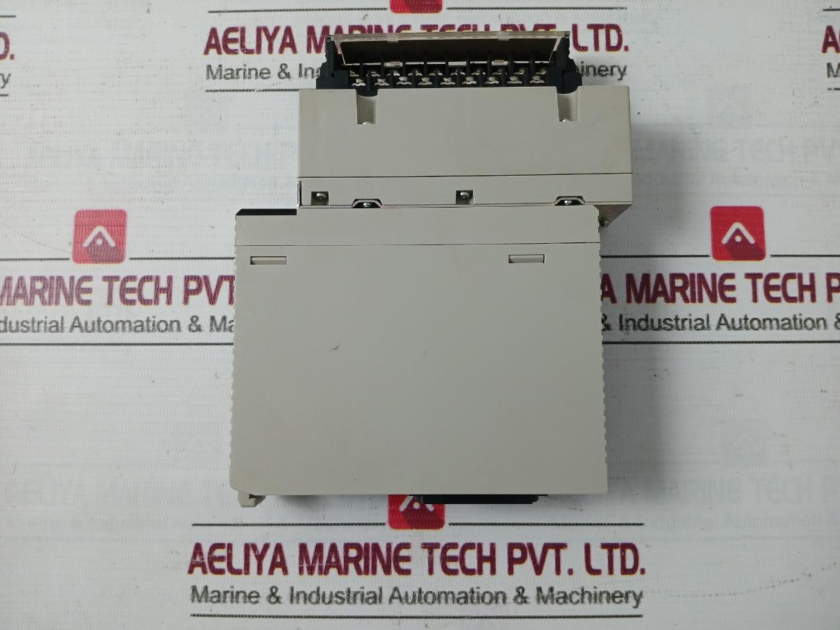 Omron Cs1W-at211 Terminal Adapter Plc Unit C200H-bc-v C200Hw-pd024 24Vdc 50W 7Ma