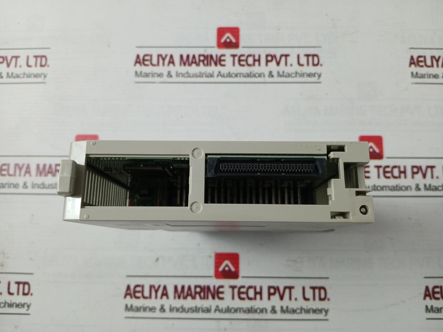 Omron Cs1W-at211 Terminal Adapter Plc Unit C200H-bc-v C200Hw-pd024 24Vdc 50W 7Ma