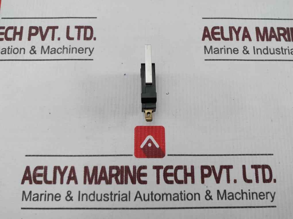 Omron D2Mv-5L-1C2 Miniature Basic Switch 3A 250V