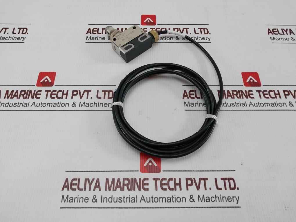 Omron D4er-2a21n Limit Switch With 2m Cable Ip67 30v Dc 0.1a