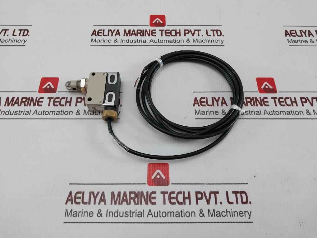 Omron D4er-2a21n Limit Switch With 2m Cable Ip67 30v Dc 0.1a