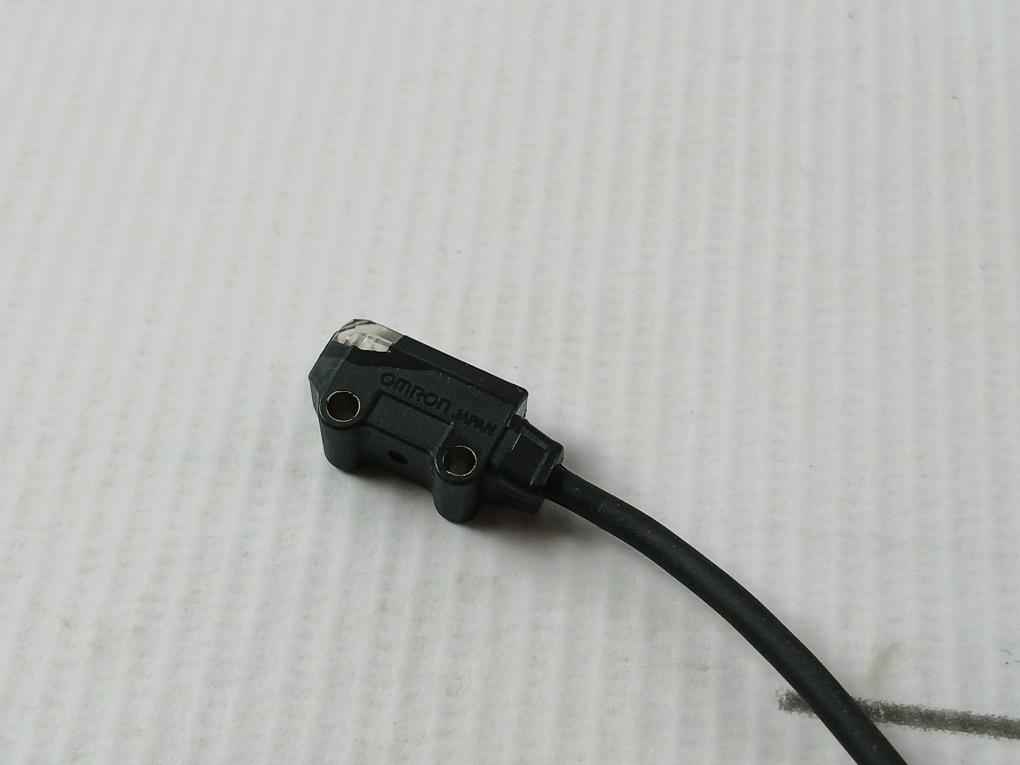 Omron E3T-st13 Photoelectric Switch 12 To 24V Dc