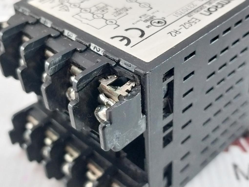 Omron E5Cz-r2