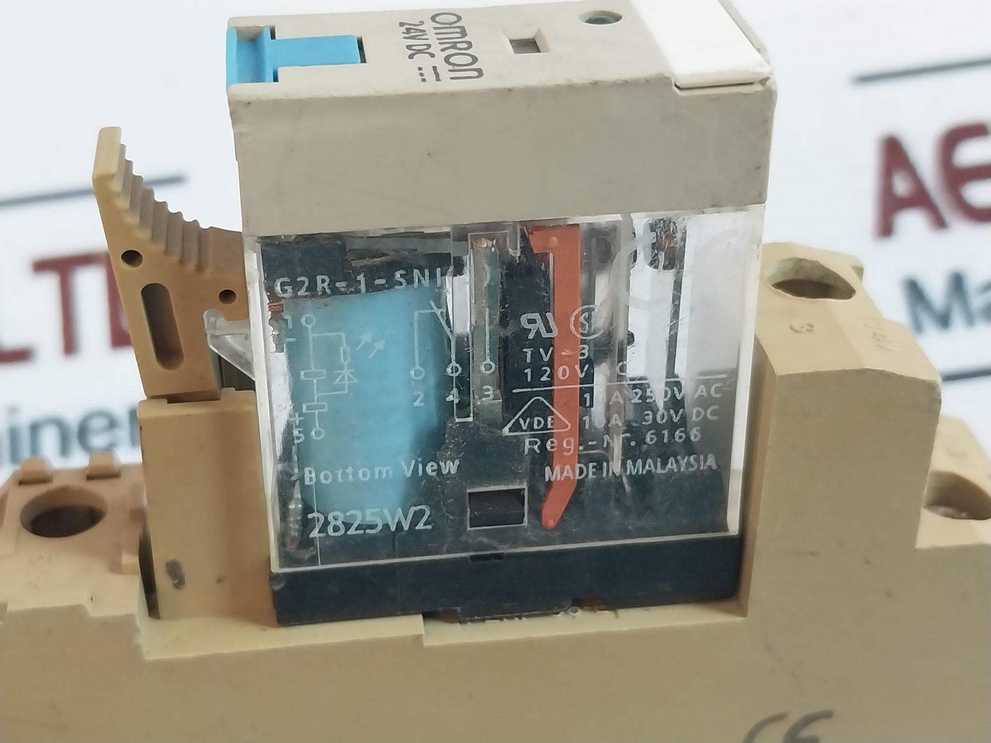 Lot of 7X Omron G2R-1-SND (S) Plug-in Relay With Base 24V DC