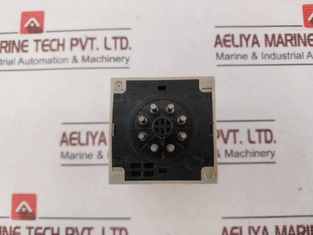 Omron H3cr-a8el Timer 5a 100-240v~ 50/60hz