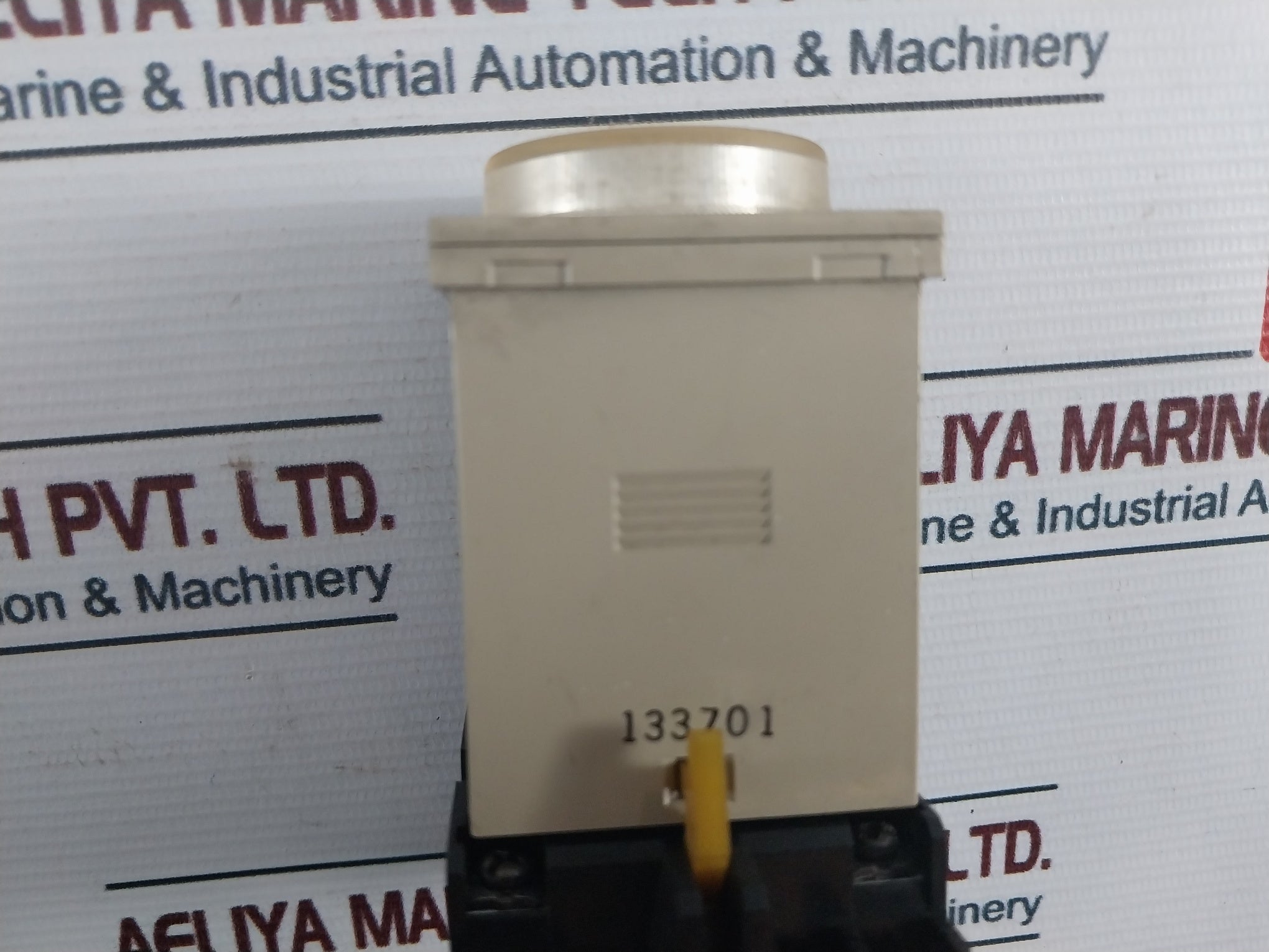 Omron H3Cr-a Timer Relay With Base 100 To 240Vac 50/60Hz