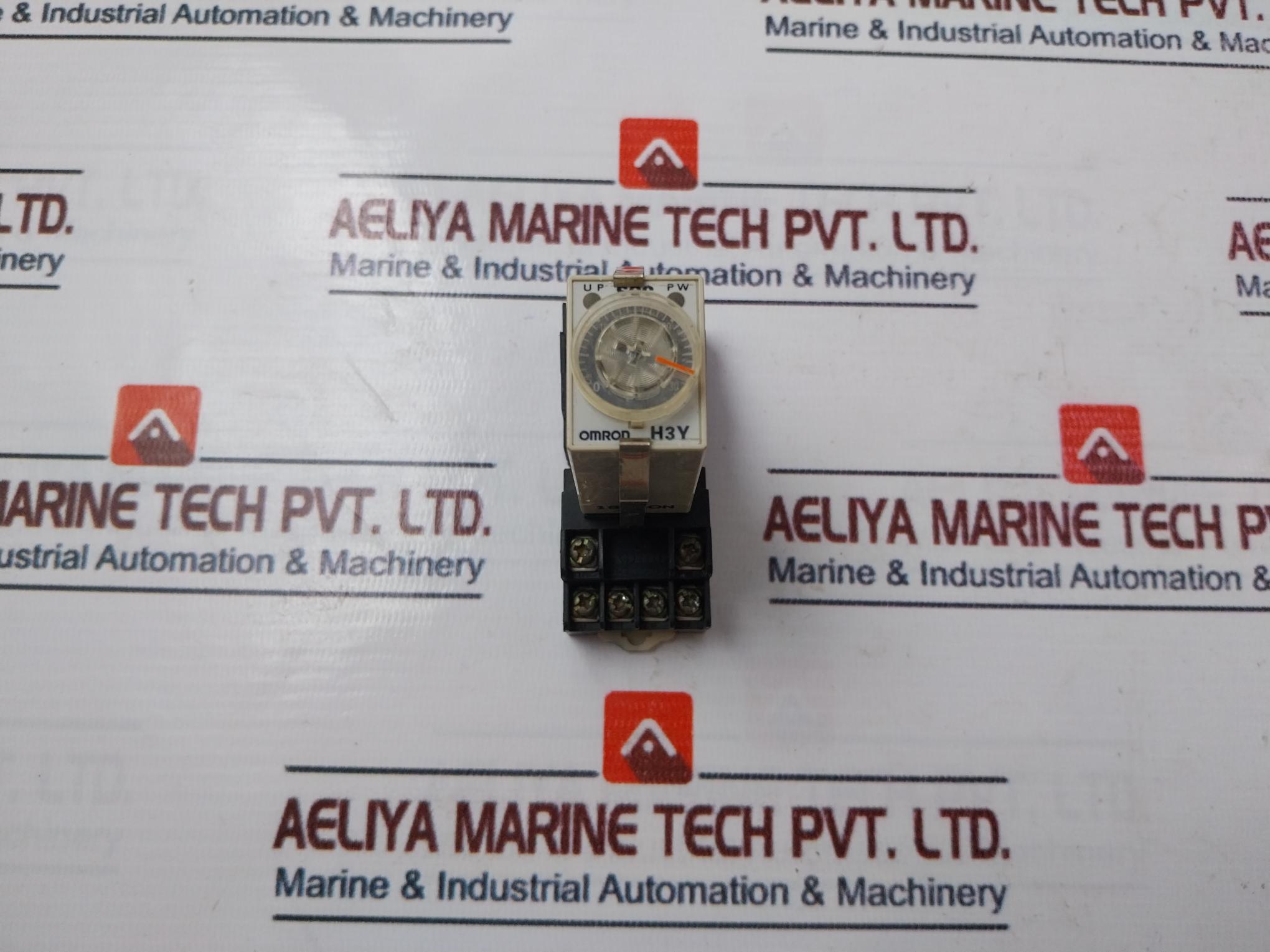 Omron H3Y-4 Timer With Base 0-30 Sec 24 Vdc