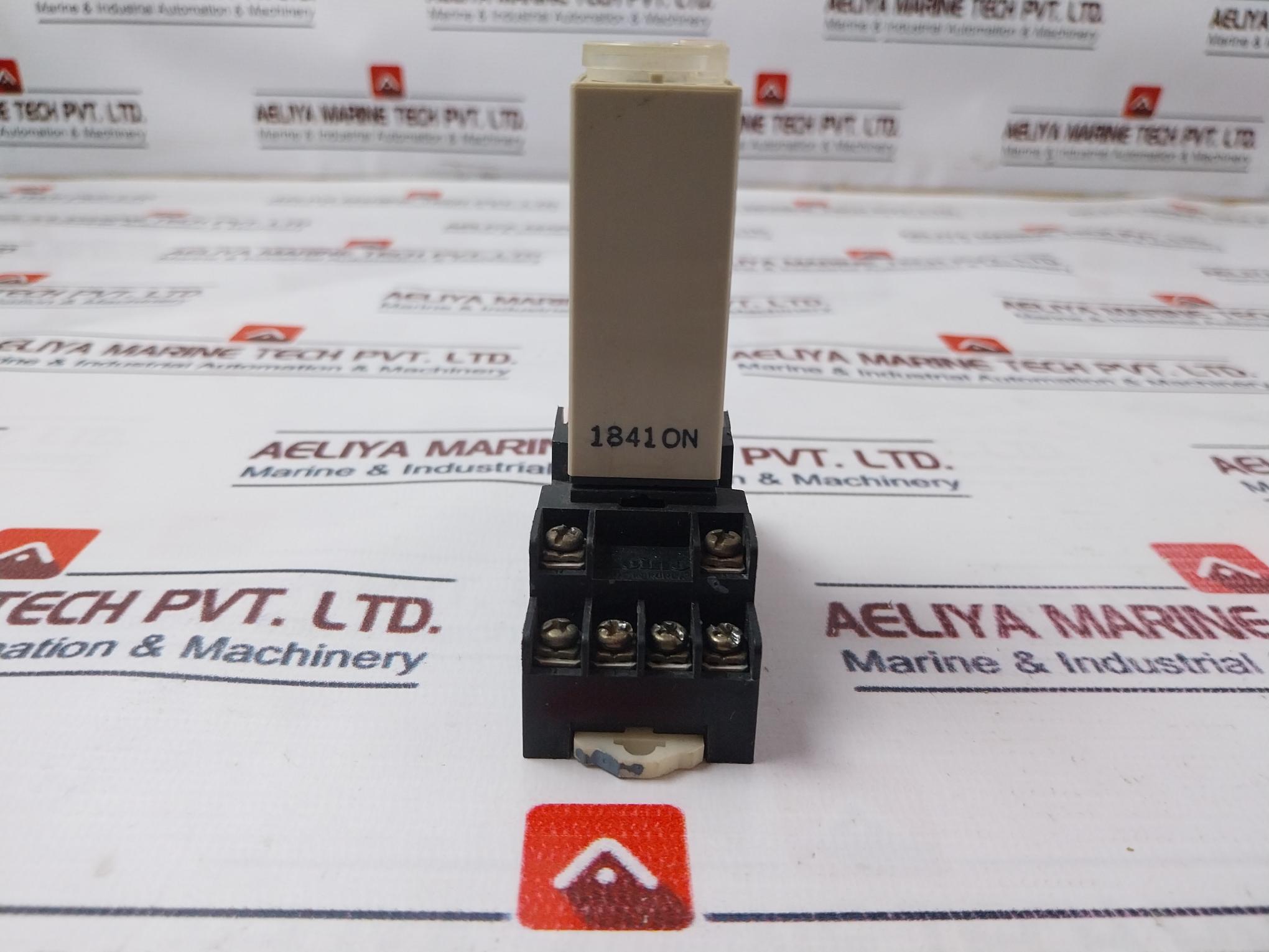 Omron H3Y-4 Timer With Base 0-30 Sec 24 Vdc