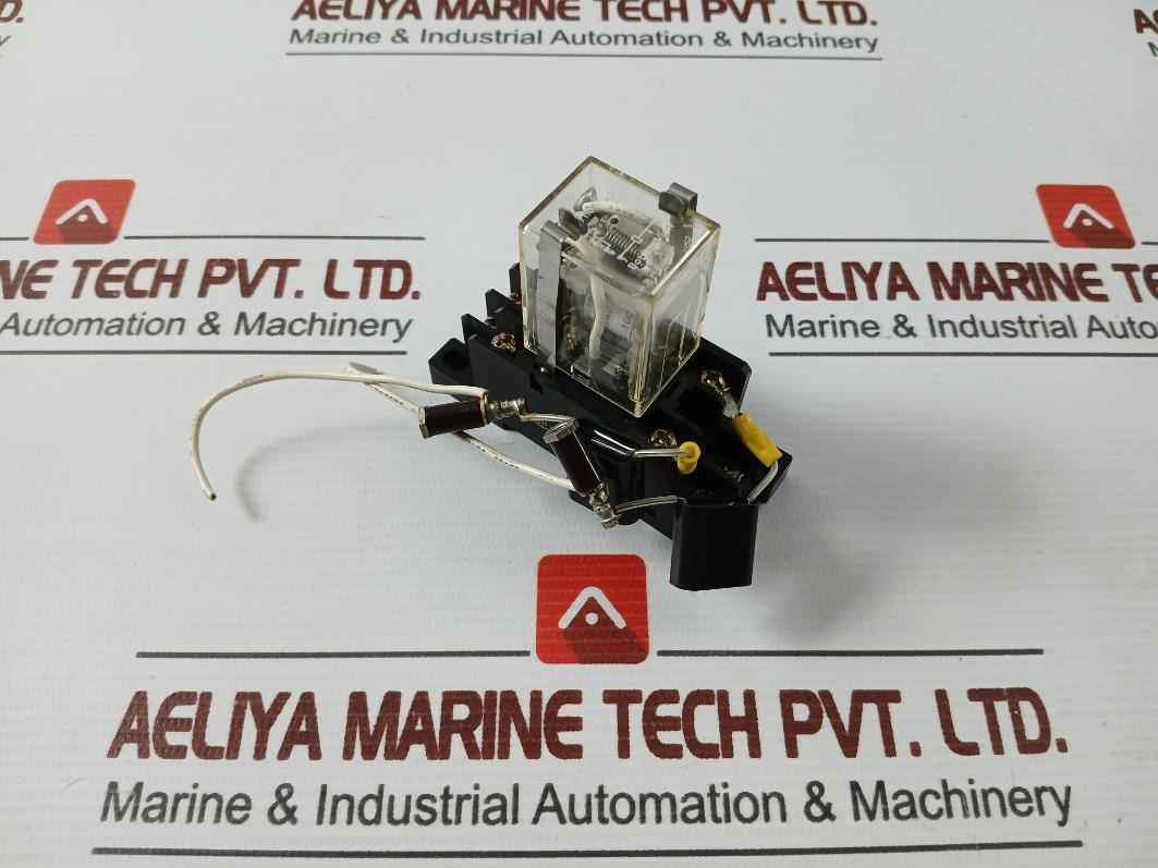 Omron Ly2 Relay With A Socket Base 100/110 Vac