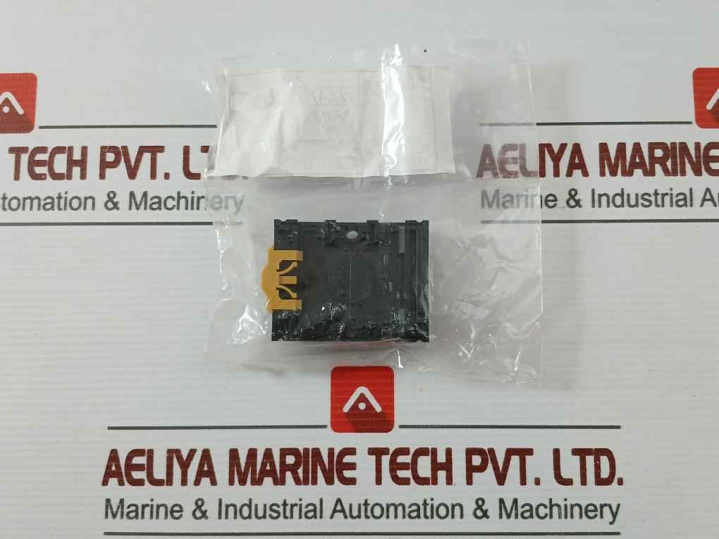 Omron Pf083A Relay Socket