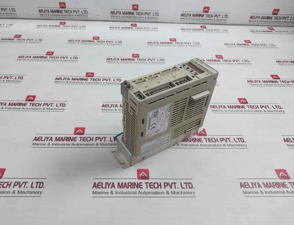 Omron R88D-wt01H Ac Servo Driver 200V-230V Ac 50/60Hz