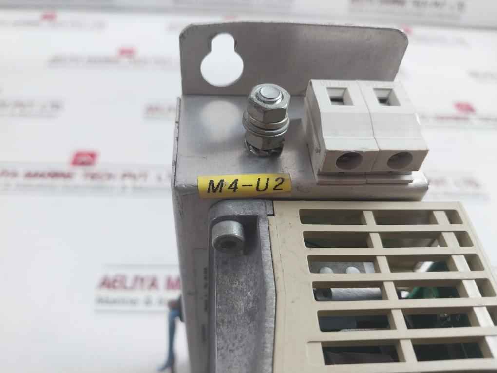 Omron R88D-wt01H Ac Servo Driver 200V-230V Ac 50/60Hz