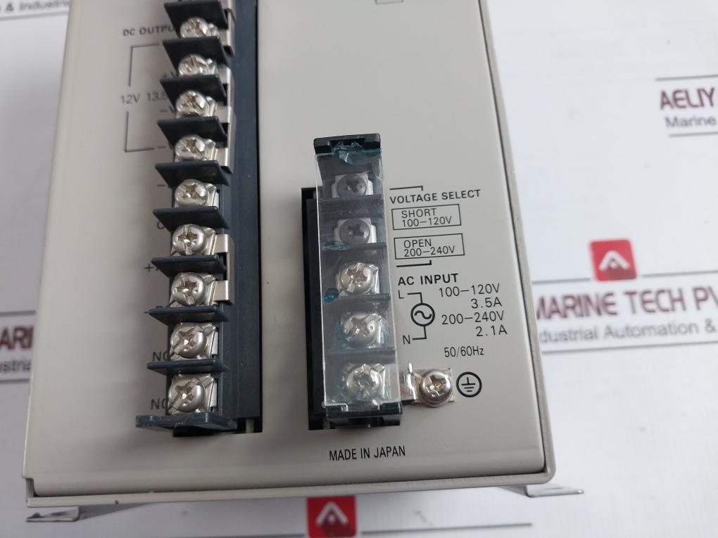 Omron S82L-1512 Power Supply 100-120V 3.5A 200-240V 2.1A 50/60Hz