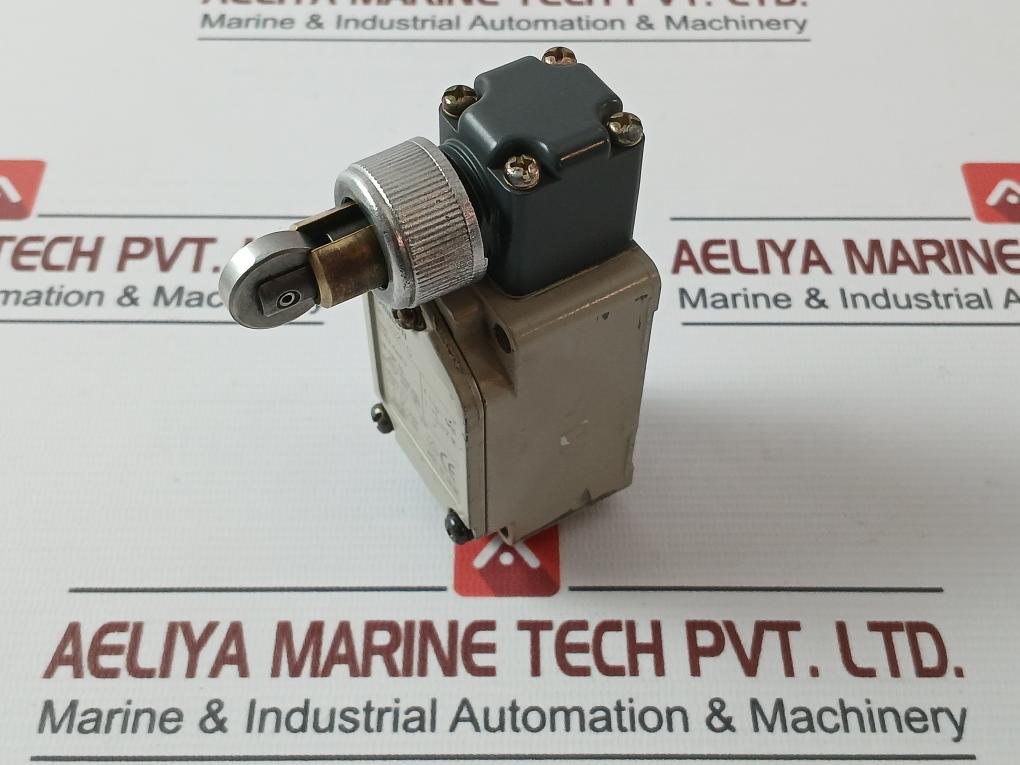 Omron Wlsd2-g General Purpose Vertical Limit Switch Ac-15 2A/250V