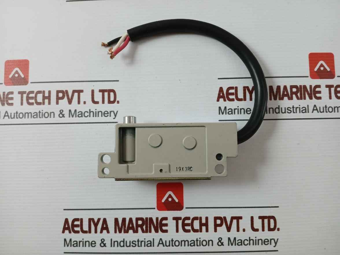Omron Xl-10G R General Purpose Limit Switch 10A 125Vdc