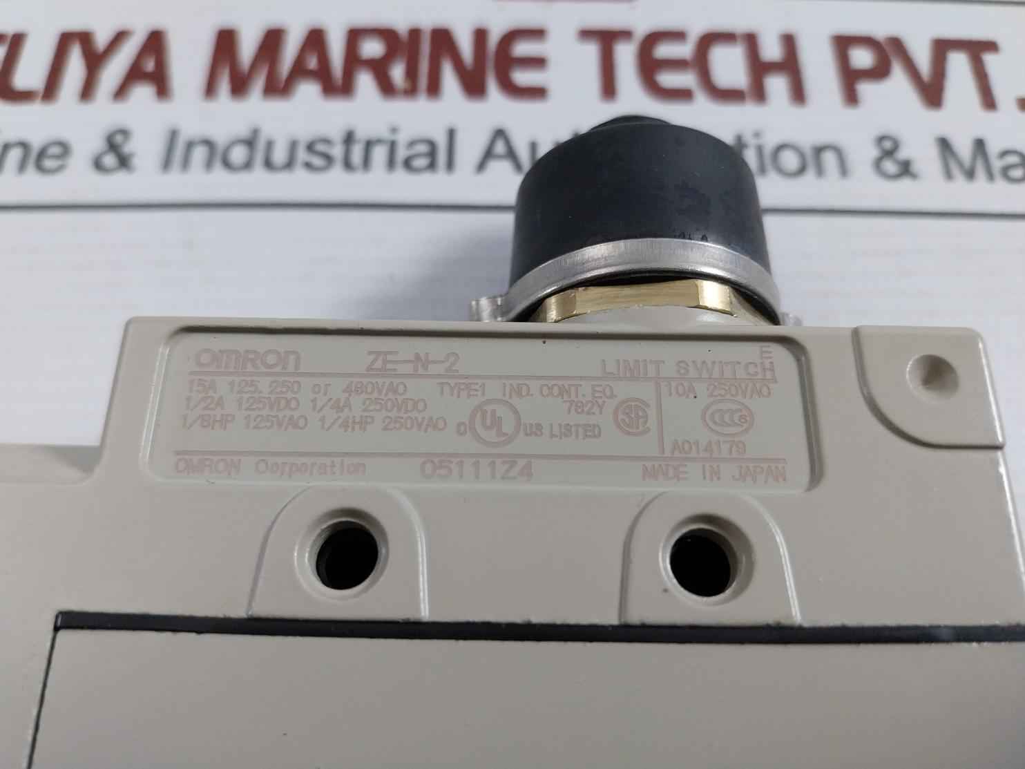 Omron Ze-n-2 General Purpose Horizontal Limit Switch 15A 125, 250 Or 480Vac
