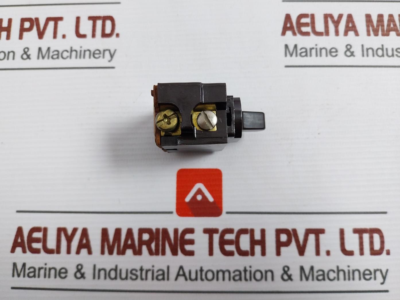 P&S Toggle Switch 10A 125V-t