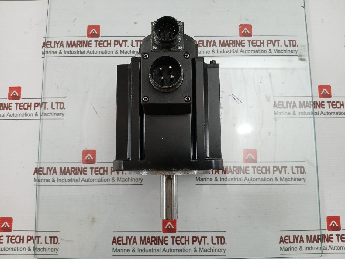 Panasonic Ac Servo Motor Input 119V 16.4A Mdmf302L1G6M