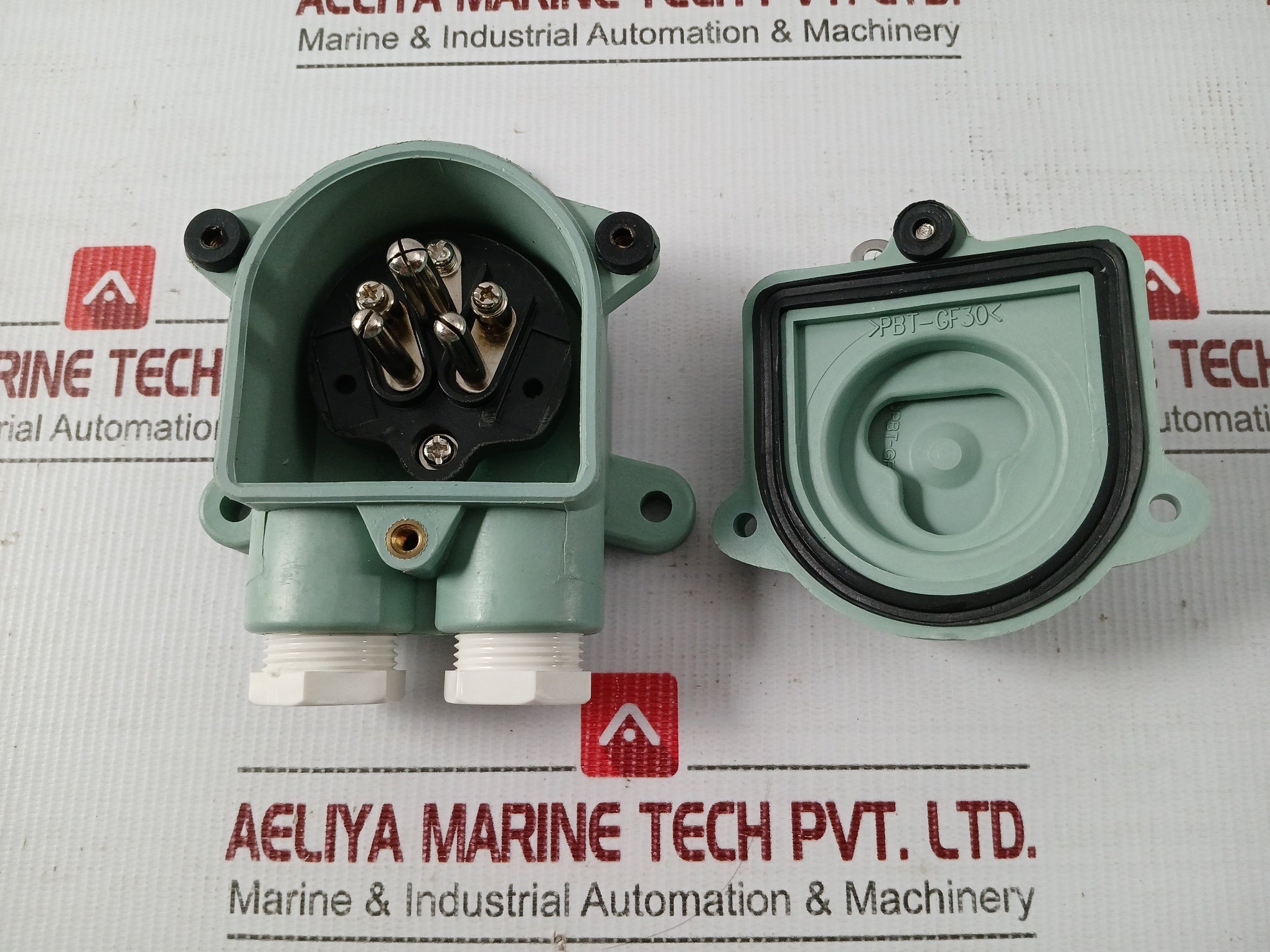 Part-No-Z-1m-Marine-Socket-2p-E-Ip56-250v-20a-9