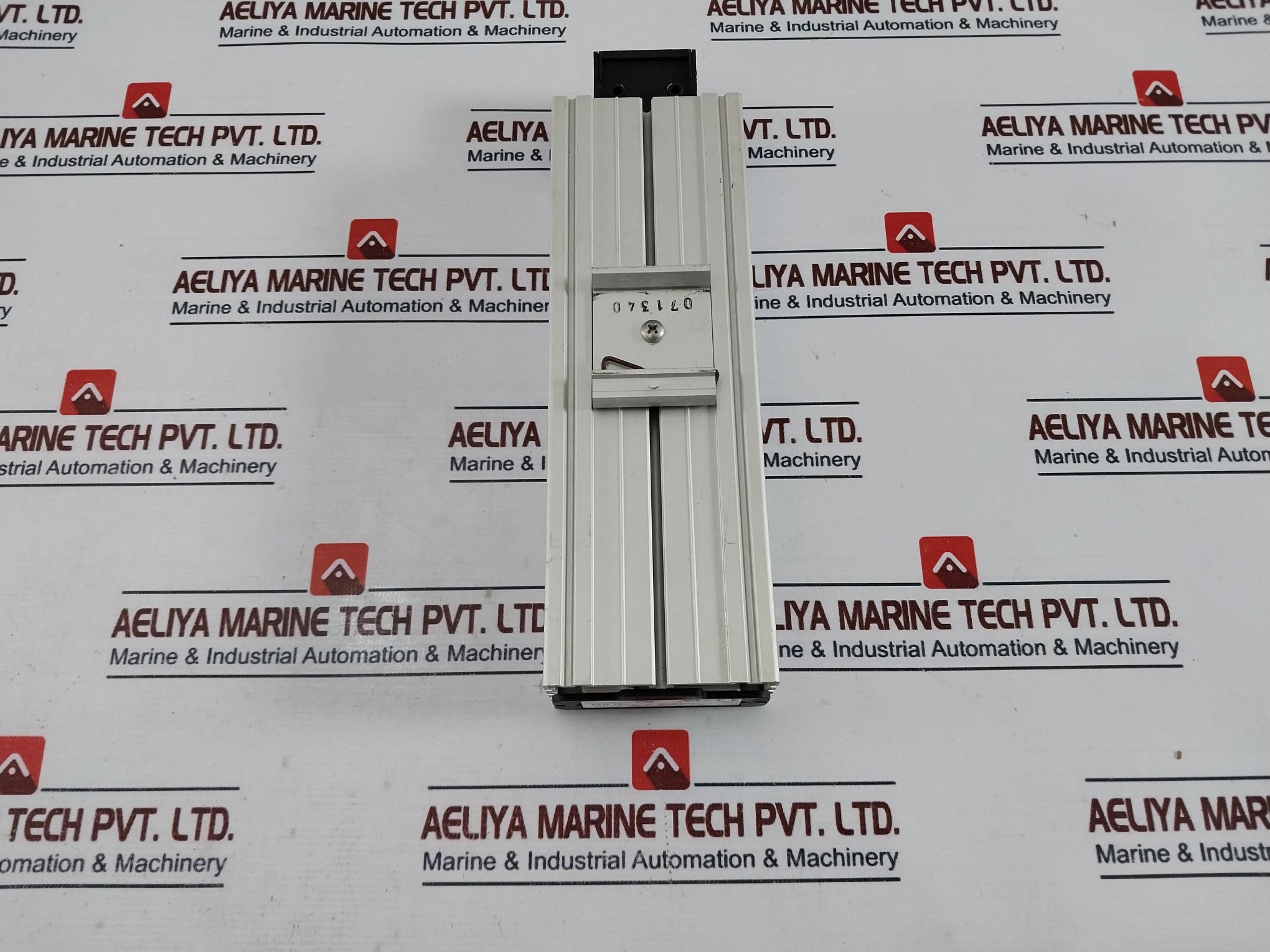Pfannenberg FLH 150 Radiant Heater 17015005007 IP20 150W 110-250Vac 50/60Hz