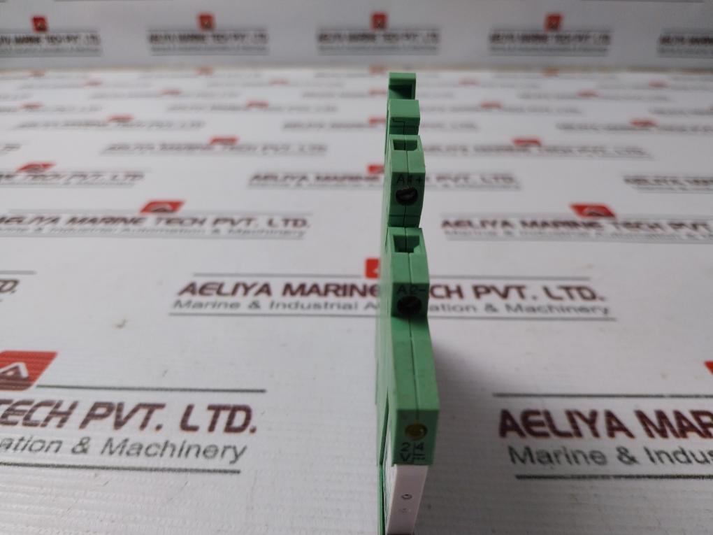 Lot of 2X PHOENIX CONTACT PLC-BSC-24DC/21 Relay Base 250VAC/6A