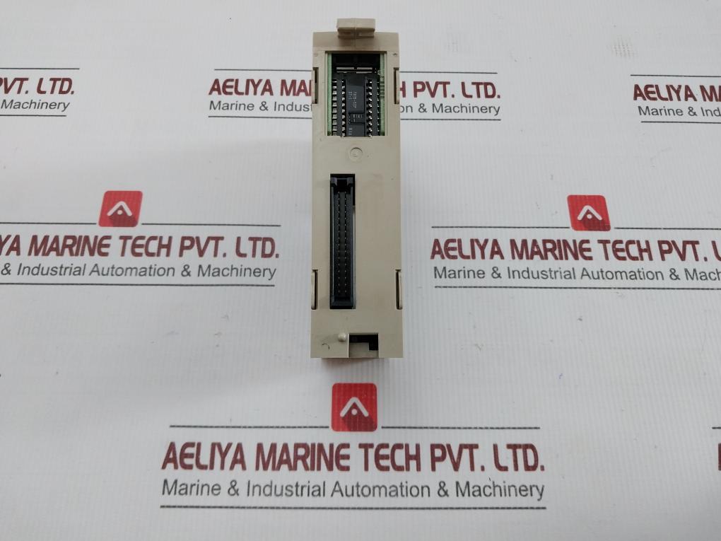 Plc System C200H-od219, C200H-sp001, Cs1W-bc083, Cpu42-v1 Omron C200H-id217