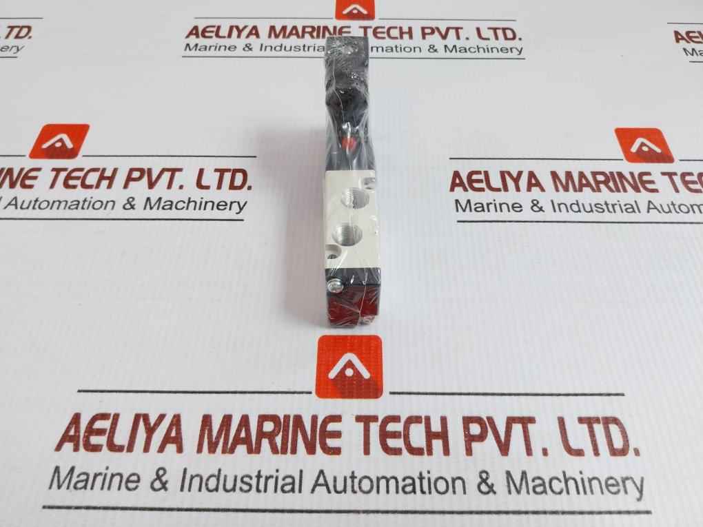 Pneumatic Solenoid Valve 0.15-0.8Mpa Airtac 4V110-06