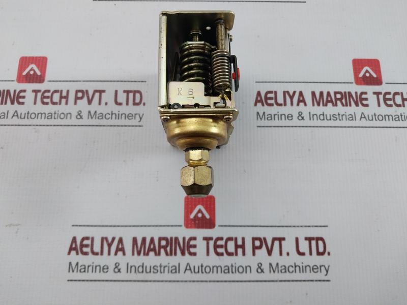 Pressure Switch 50Ma Sns-c106X Saginomiya