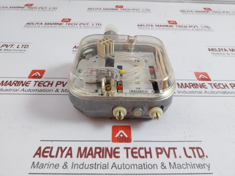 Pressure Switch Dfq 7B 98 F001 Sauter 0 To 40 Bar 2 (0,5)A 380V