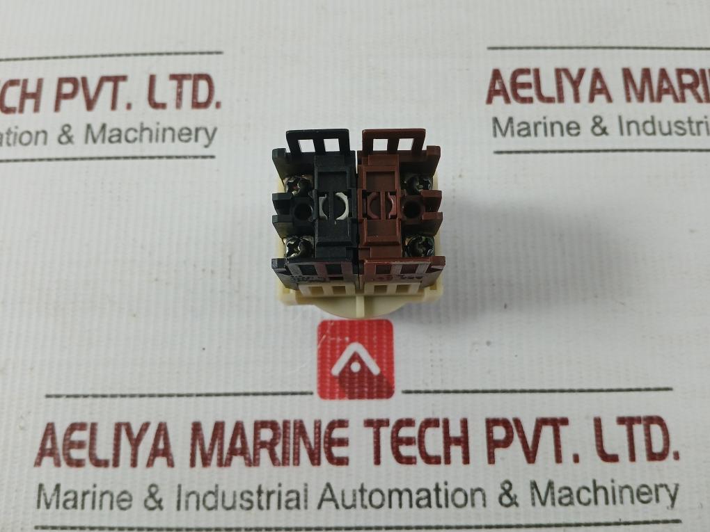 Push-Button-Switch-250v-6a-By-Fuji-Electric-Ah30-Fb11-8