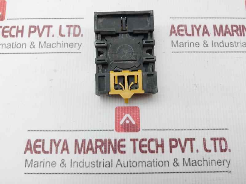 Relay Socket 10A 250Vac Omron P2Cf-08