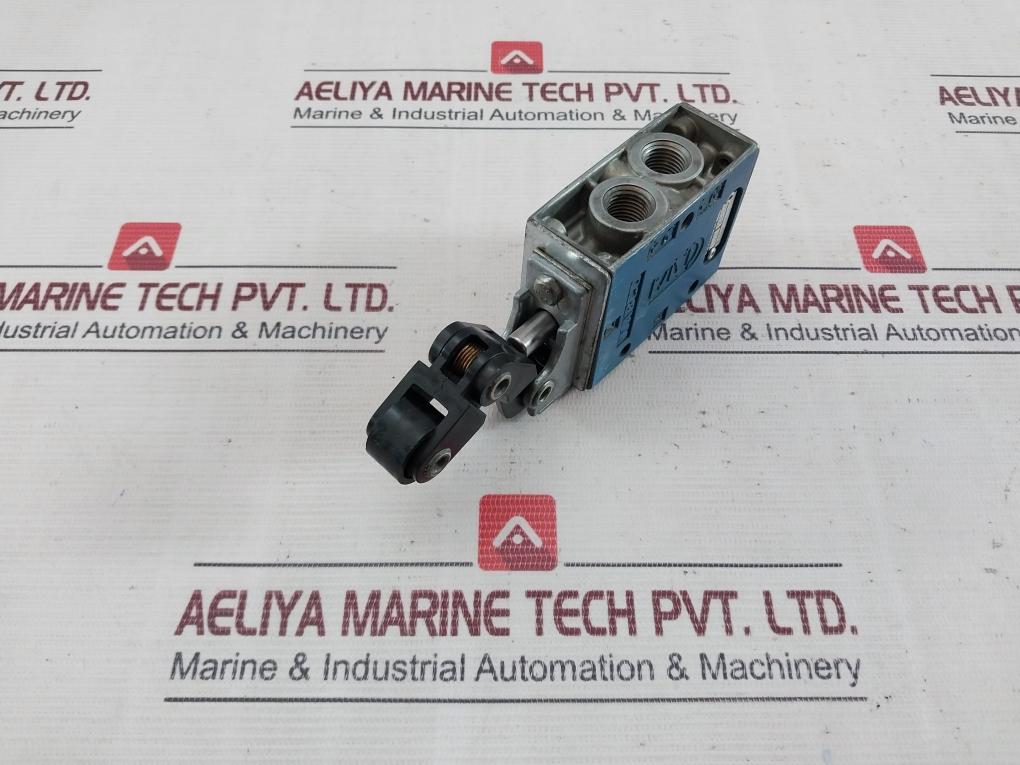 Rexroth 3630070010 Pneumatic Directional Valve With Roller V5-8822