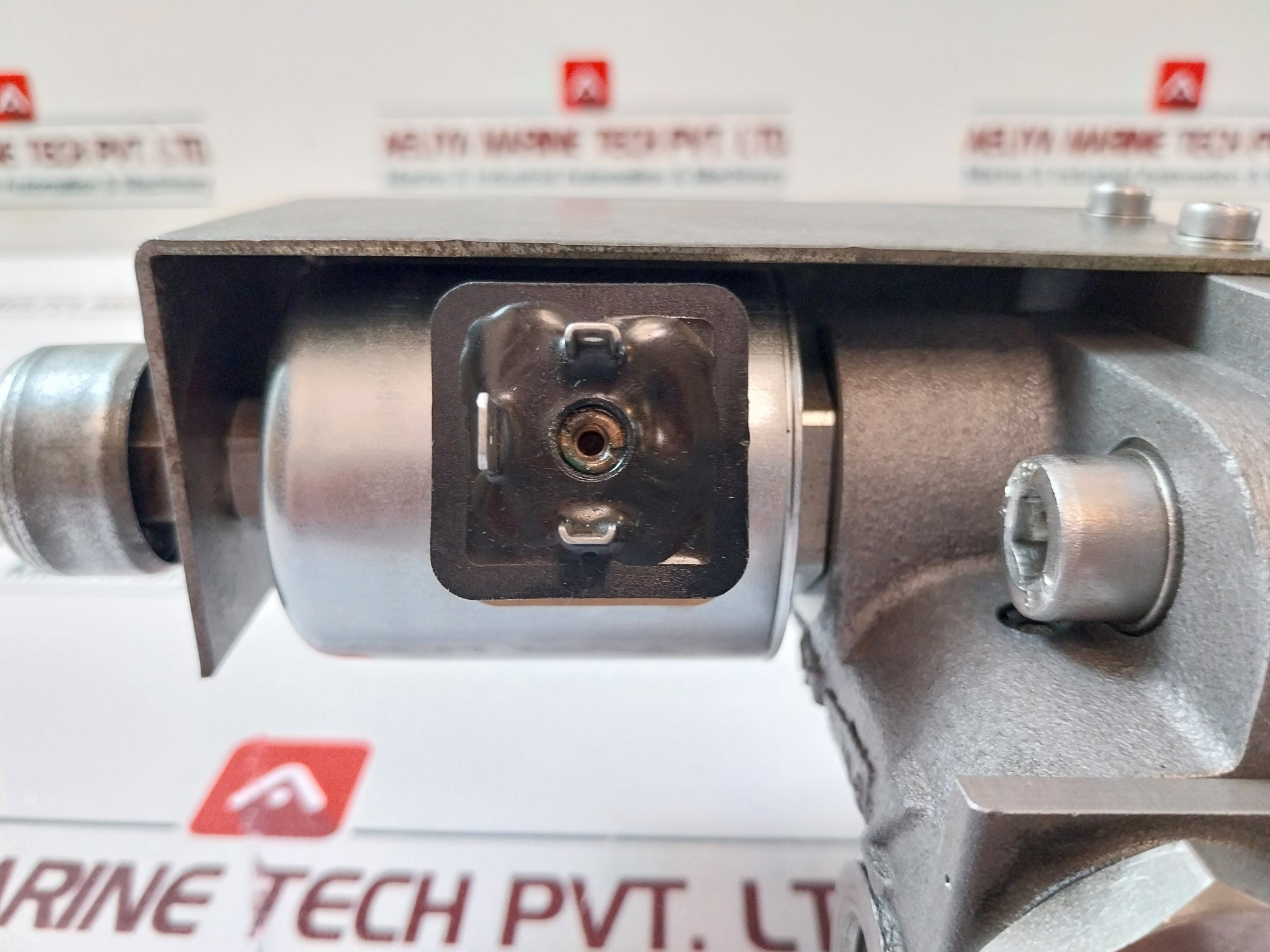 Rexroth 3711100200 Pneumatic 3/2 Way Directional Control Valve 24Vdc Ip65