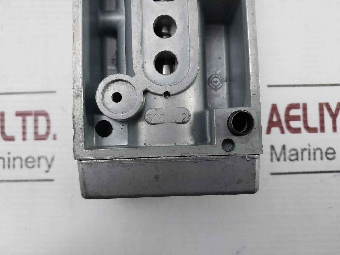 Rexroth 5710050510 Pneumatic Directional Control Valve 05W12
