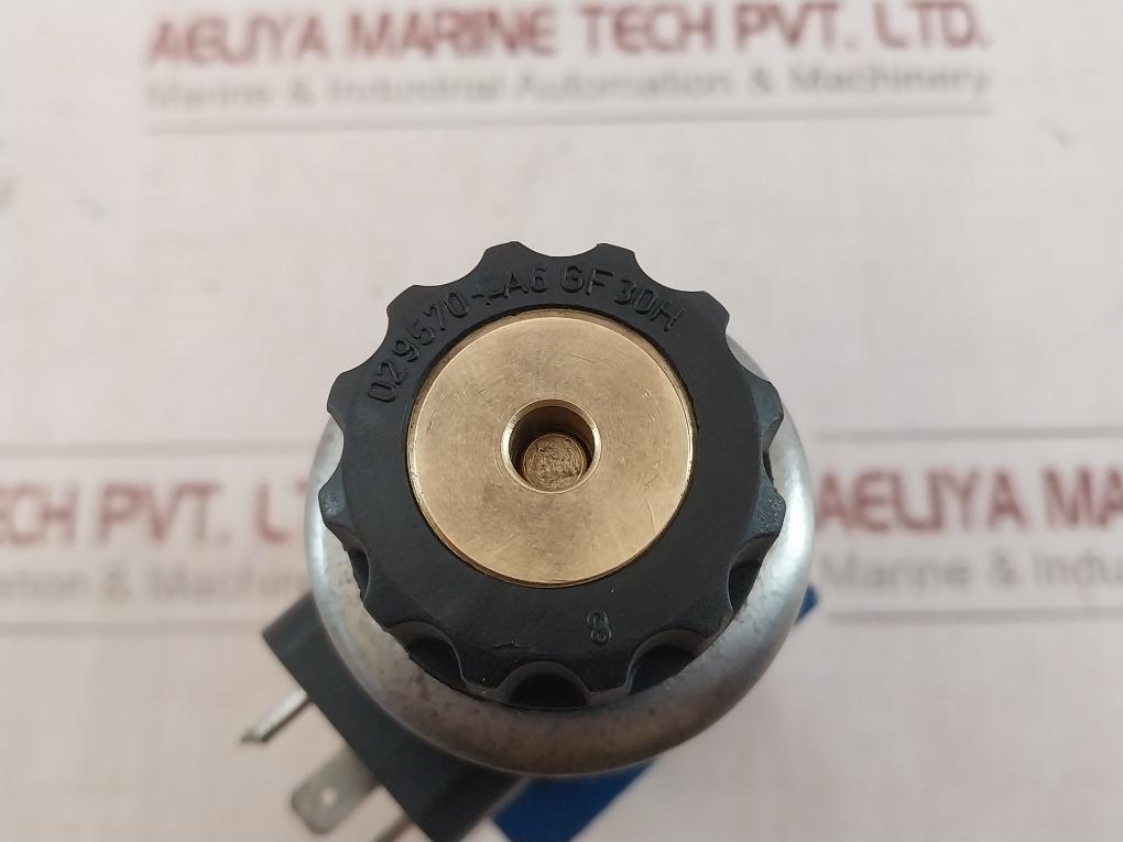 Rexroth R901186443 Hydraulic Directional Valve 000122861008 350 Bar