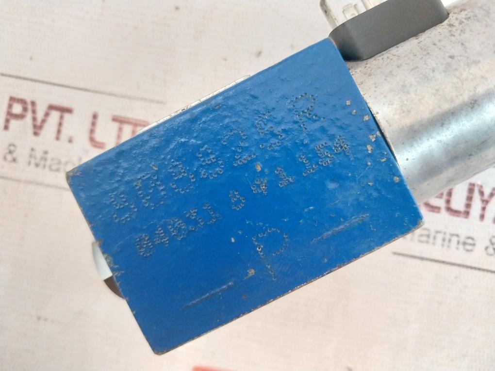 Rexroth R901186443 Hydraulic Directional Valve 000122861008 350 Bar