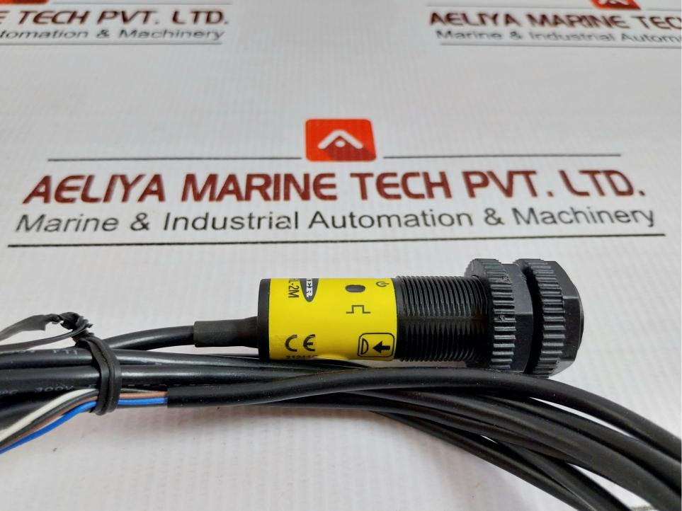 S18-2Vnrl-2M Plastic Barrel Photoelectric Sensor Banner Engineering