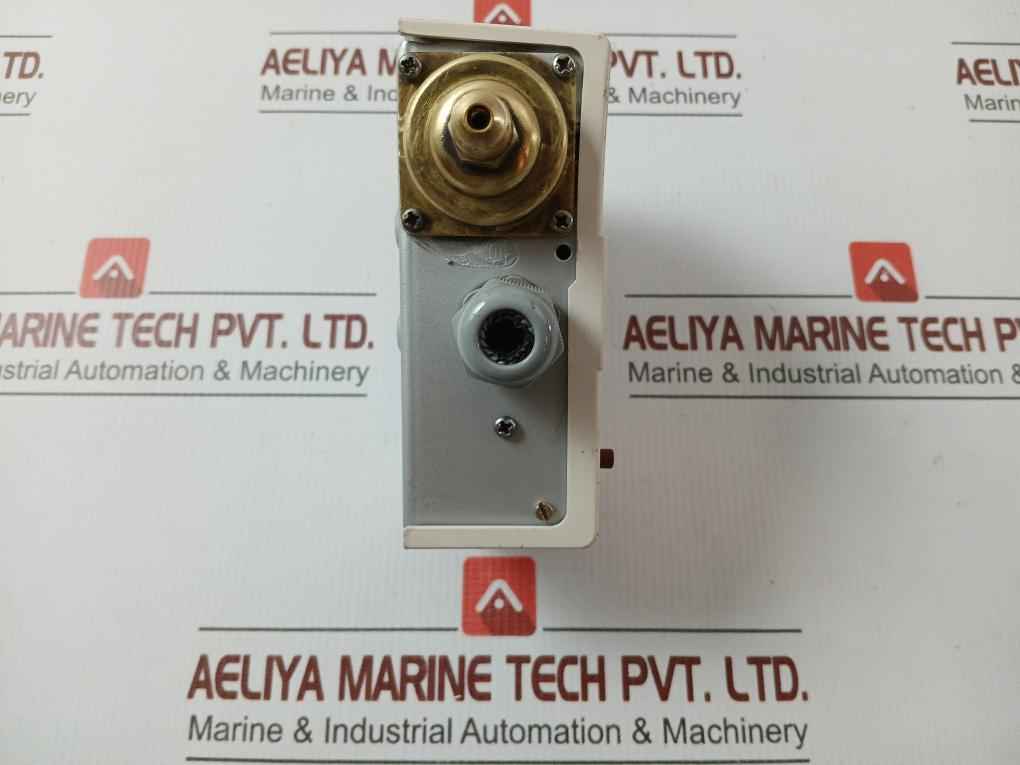 Saginomiya 0.1-0.35 Mpa Pressure Switch