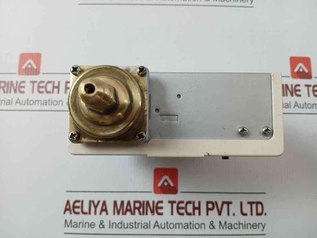 Saginomiya 0.1-0.35 Mpa Pressure Switch