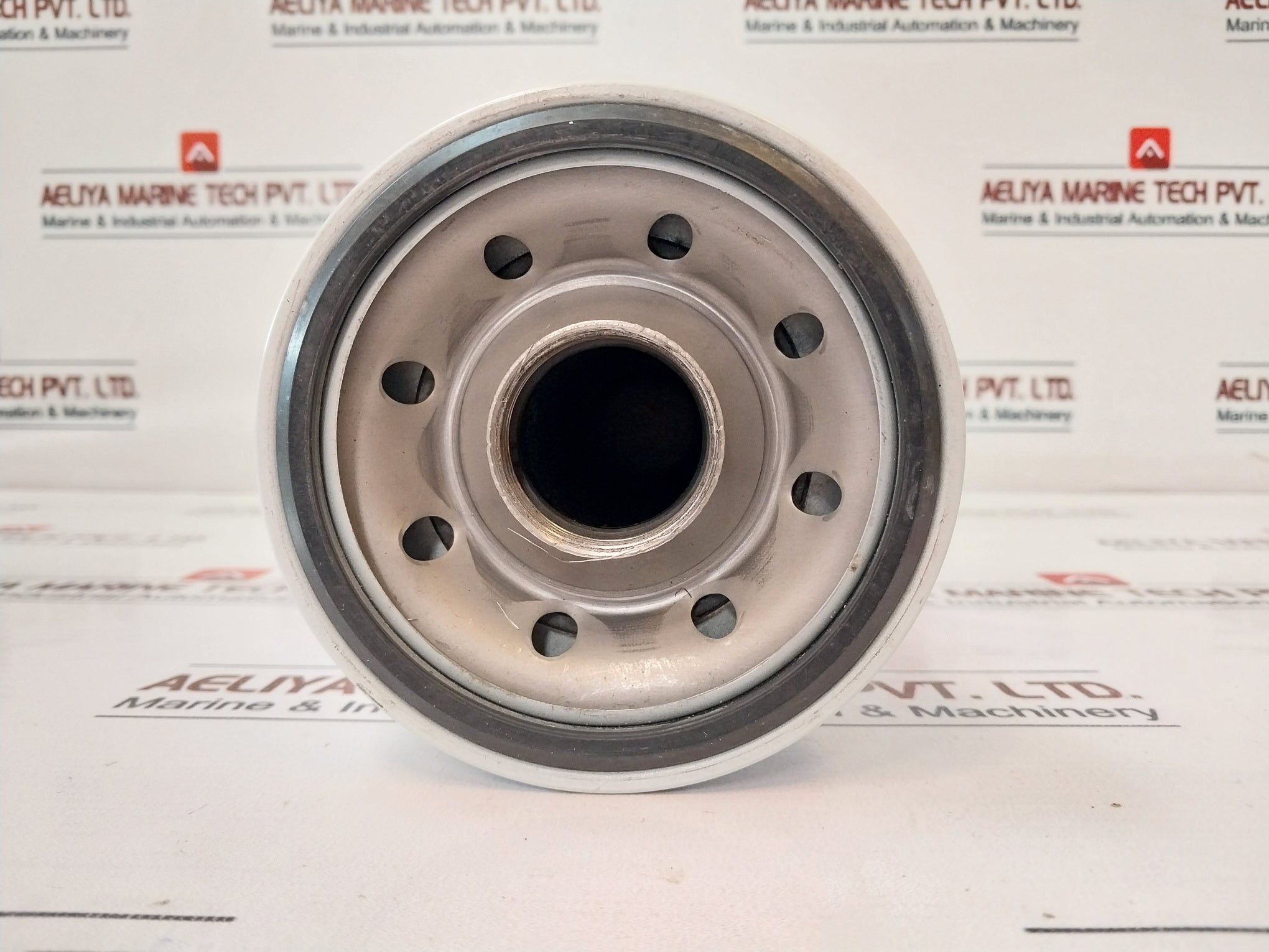 Sakura C-5715 Oil Filter Interchangeable With Lf 670