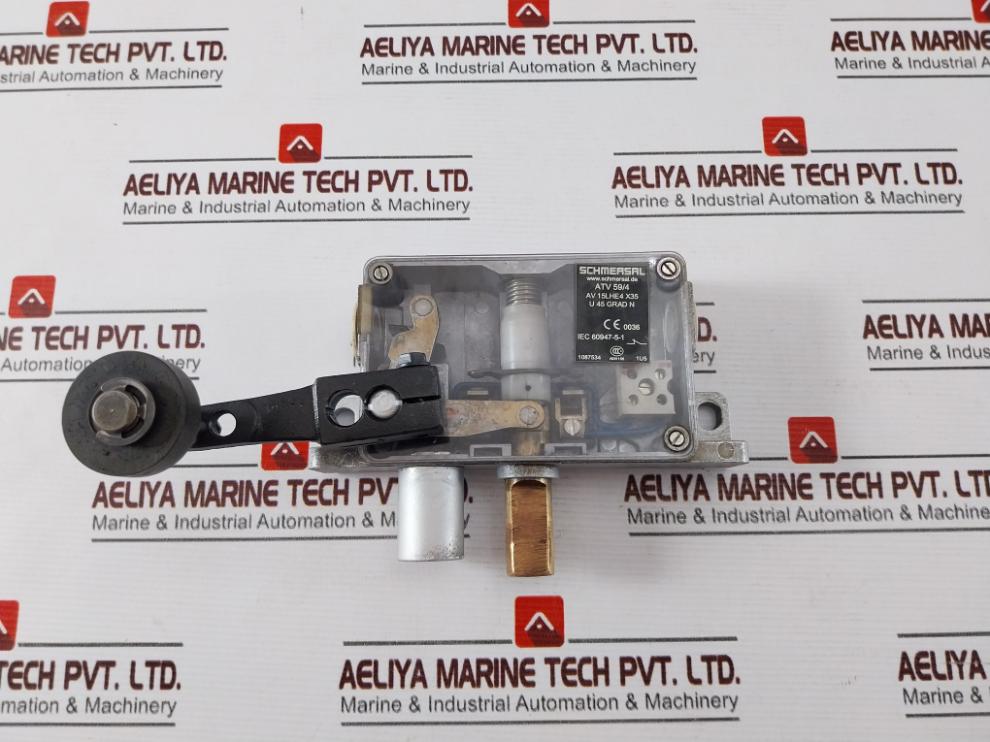 Schmersal Atv 59/4 Door Locking Device Av 15Lhe4X35 Ue 220 Vac Ie 2 A Etv 59/4