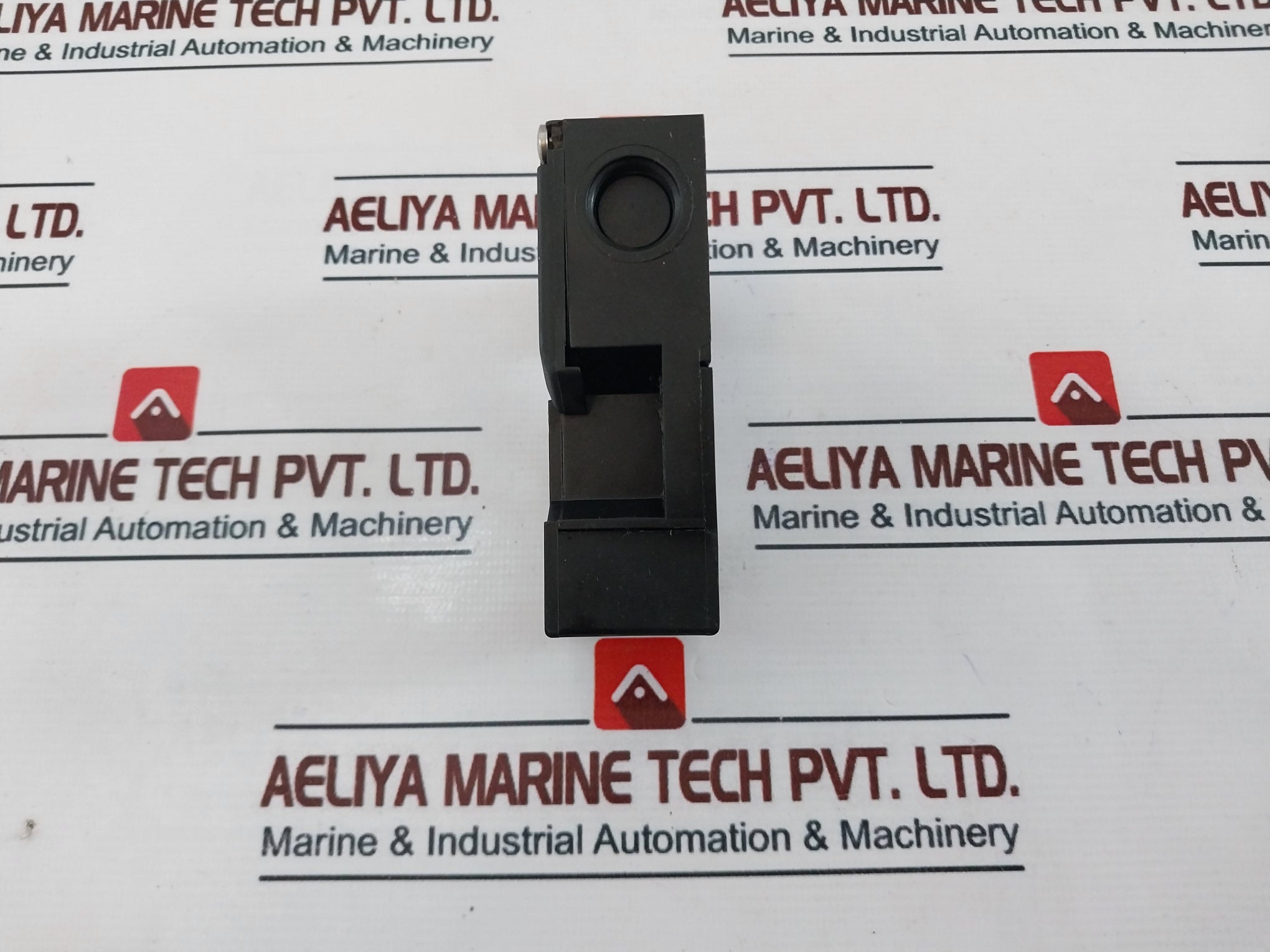 Schmersal Az 16-02Zvrk-m16 Safety Door Switch Ip67 Iec 60947-5-1