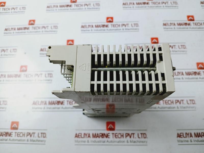 Schneider 140Ddo35301 Tsx Quantum Discrete Output Module 24V 4X8 Source 0.5A/Pt