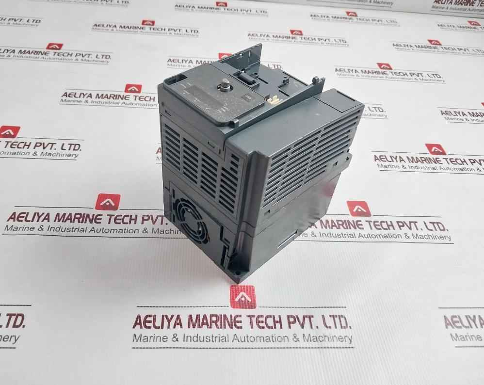 Schneider Electric Atv320U15N4C Altivar 320 Variable Speed Drive (Not Working)