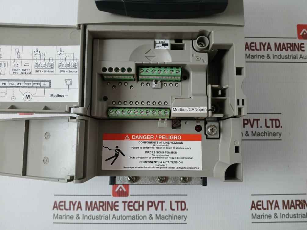 Schneider Electric Atv71Hu15N4 Variable Speed Drive 2004Kl-05W-b50 380/480V