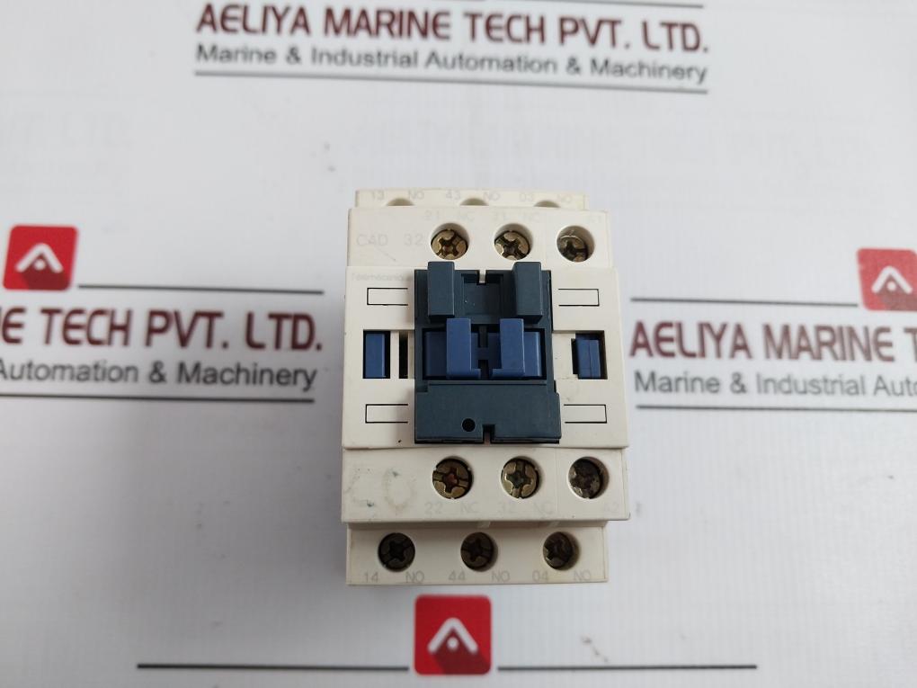 Schneider Electric Cad 32 Control Relay W/ Contactor Jis C4531 110V 50/60Hz
