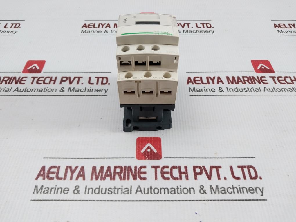 Schneider Electric Control Relay 24V 50/60Hz Part No Cad32 B7