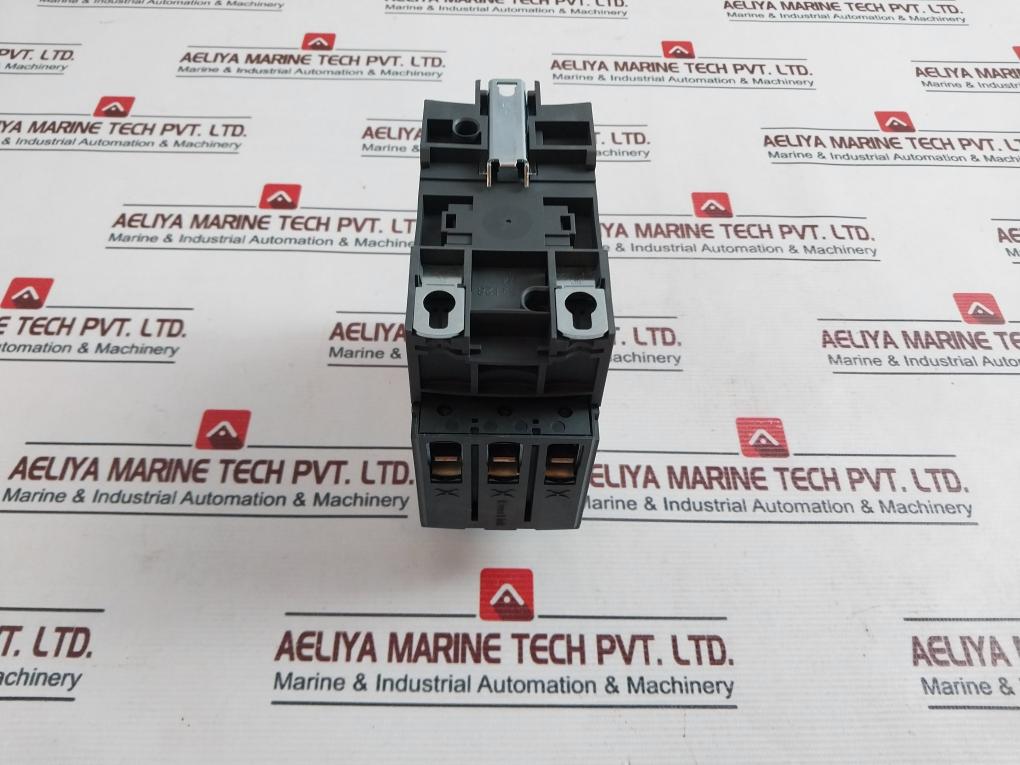 Schneider Electric Lc1D50Am7 3 Pole Contactor 440V-50A-220V Ac Coil