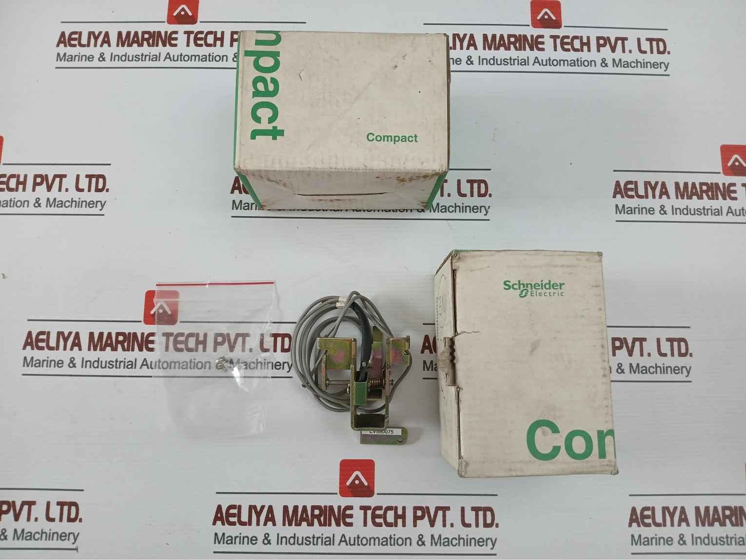 Schneider Electric Lv580075 Auxiliary Switch Cvs800 For Mccb