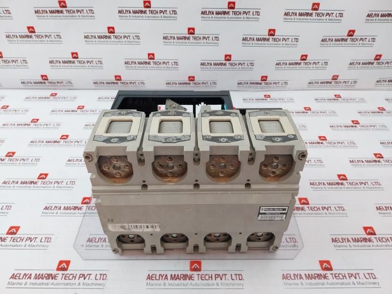 Schneider Electric Lv833027 Masterpact Circuit Breaker 1Saz0034702 Nve42084
